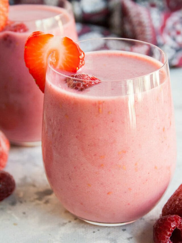 Berry Smoothie in two glasses.