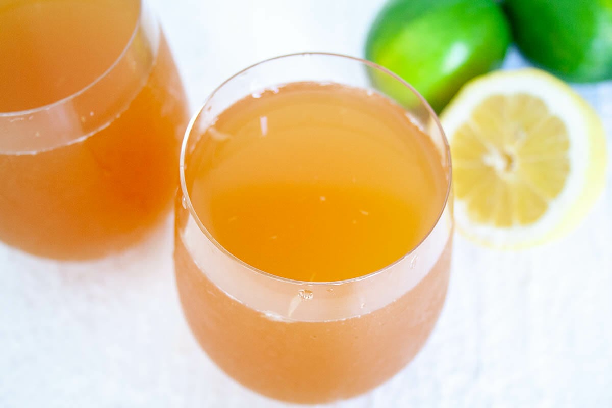 Lemon Lime Kombucha in two glasses.