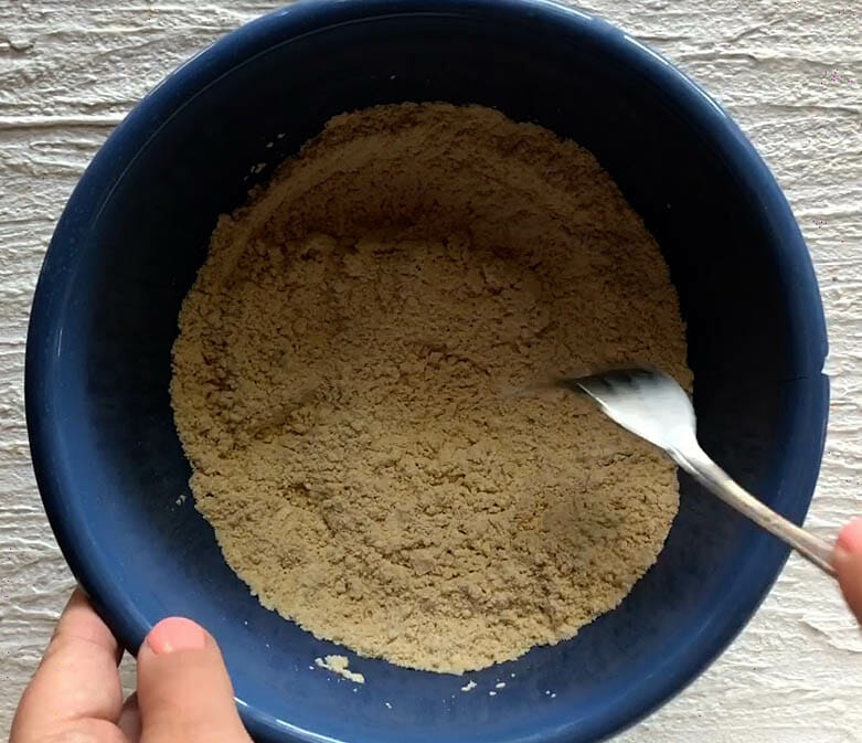 Dri ingredients in a bowl.