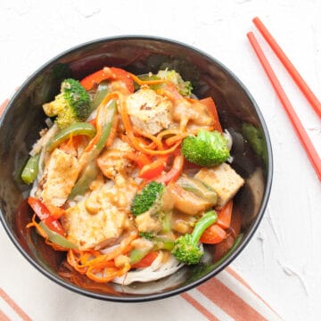 Sesame Ginger Tofu with Thai Noodles in a bowl.